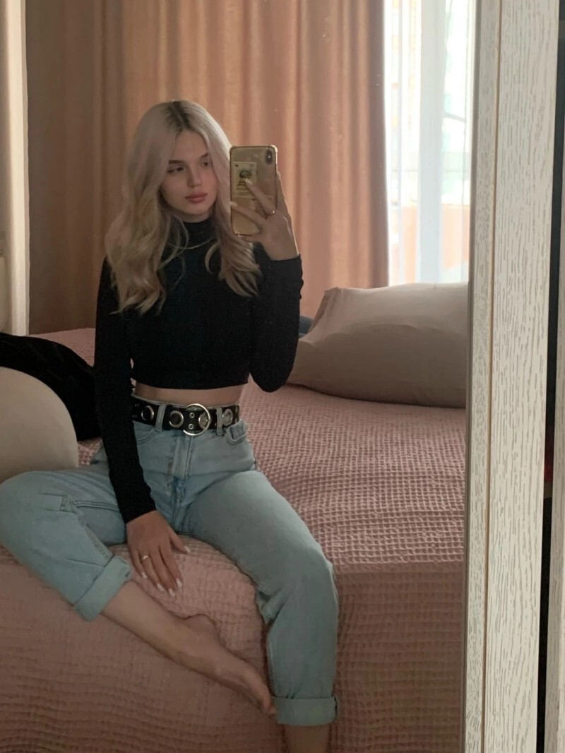 Маша проститутка интим салон Питера у метро Спортивная интим салон путана