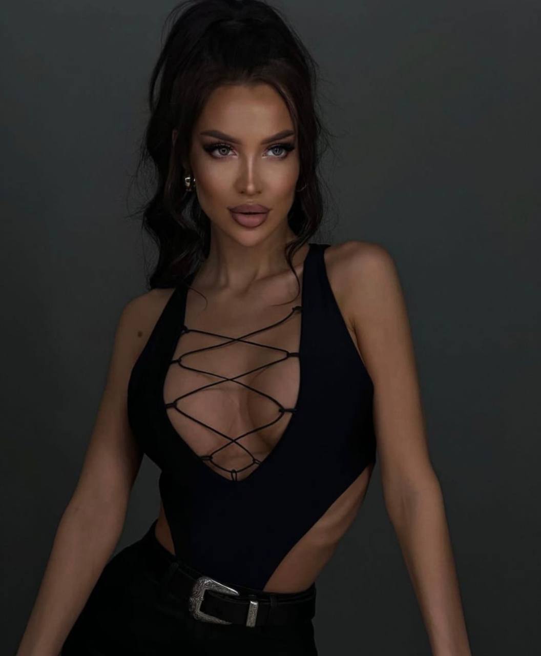 Мэри проститутка интим салон СПб у метро Горьковская салон vip путаны